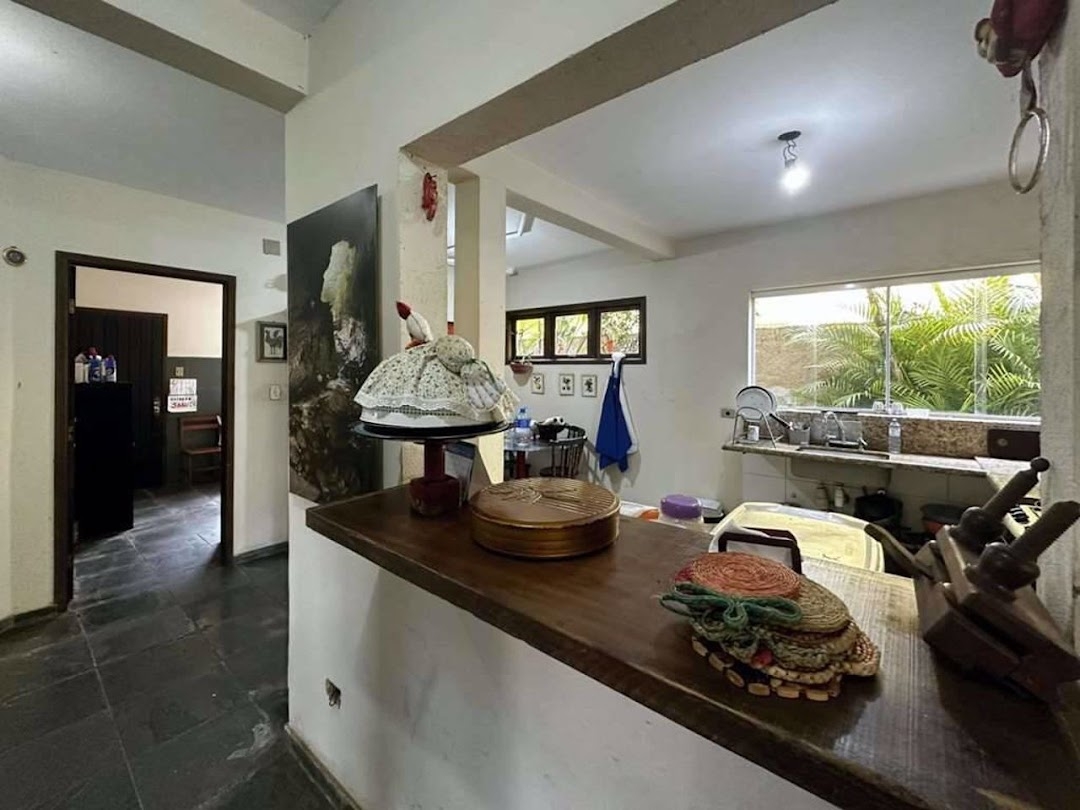 Casa à venda com 4 quartos, 303m² - Foto 2