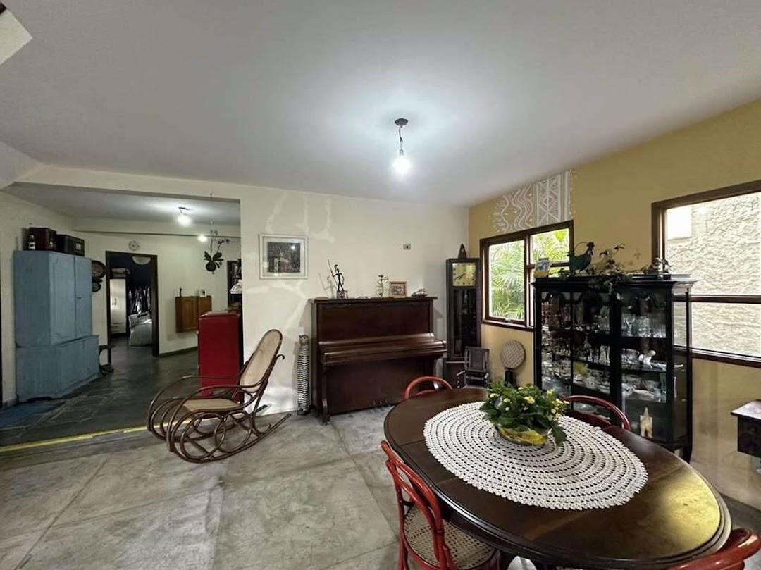 Casa à venda com 4 quartos, 303m² - Foto 16