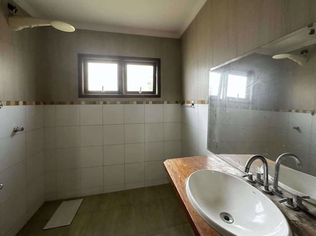Casa à venda com 4 quartos, 303m² - Foto 37