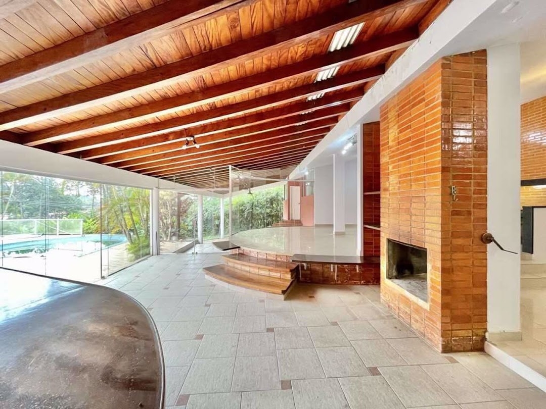 Casa à venda com 5 quartos, 409m² - Foto 2