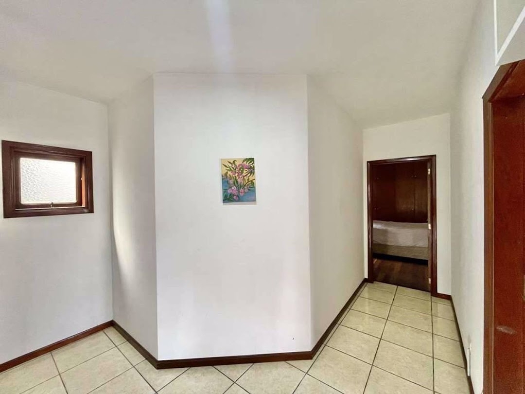 Casa à venda com 4 quartos, 350m² - Foto 15
