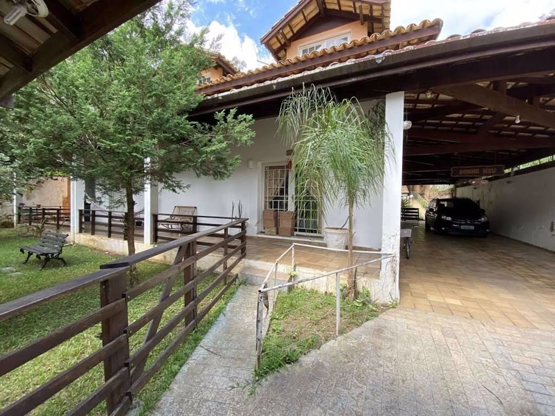 Casa à venda e aluguel com 4 quartos, 780m² - Foto 1