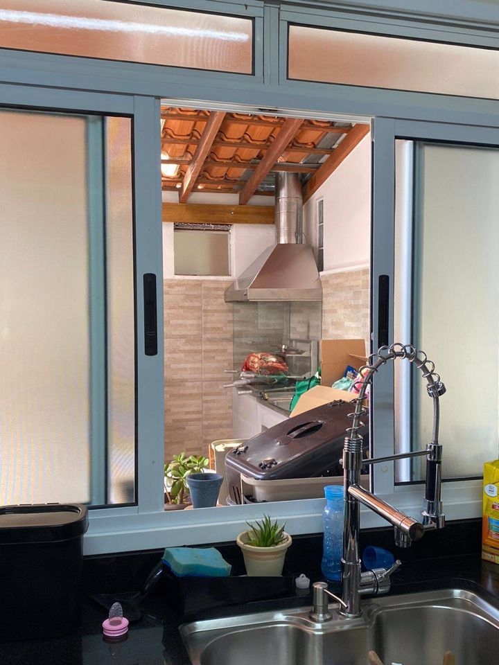 Casa à venda com 3 quartos, 90m² - Foto 8