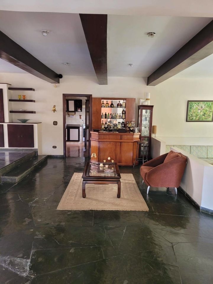 Casa à venda e aluguel com 4 quartos, 400m² - Foto 2