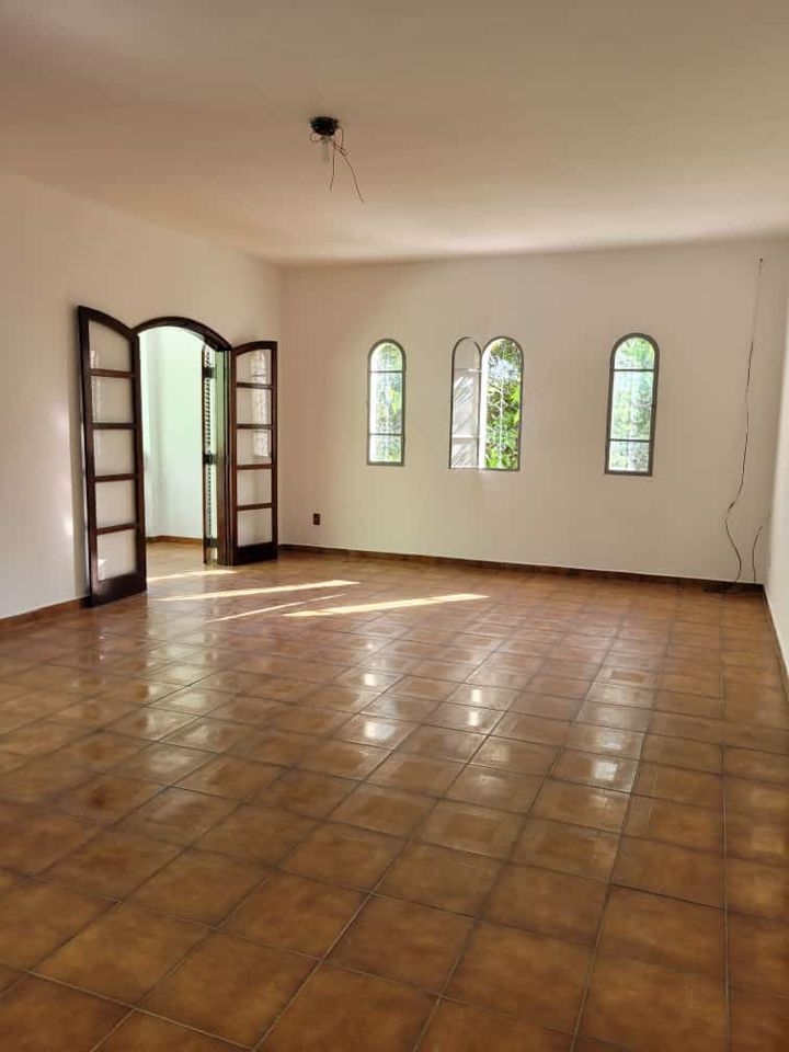Casa à venda com 3 quartos, 150m² - Foto 4