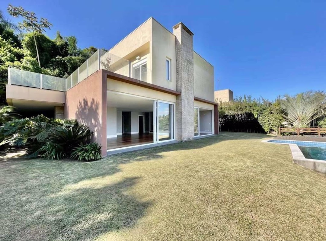 Casa à venda e aluguel com 4 quartos, 493m² - Foto 1