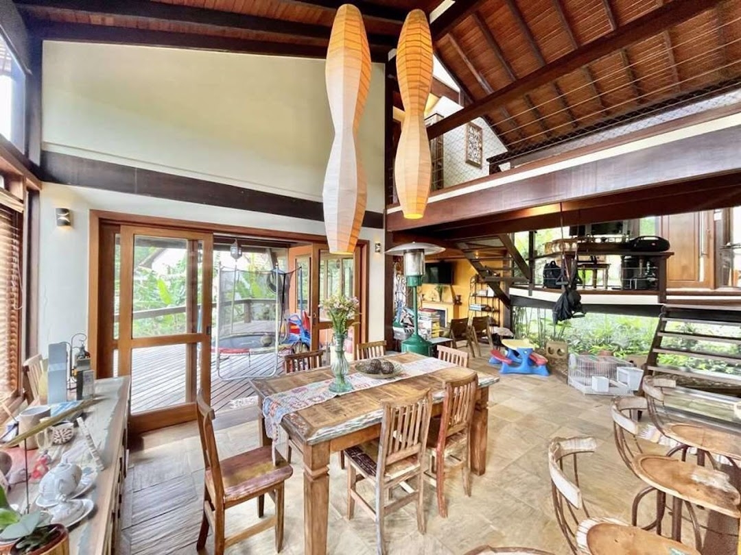 Casa à venda com 3 quartos, 282m² - Foto 1