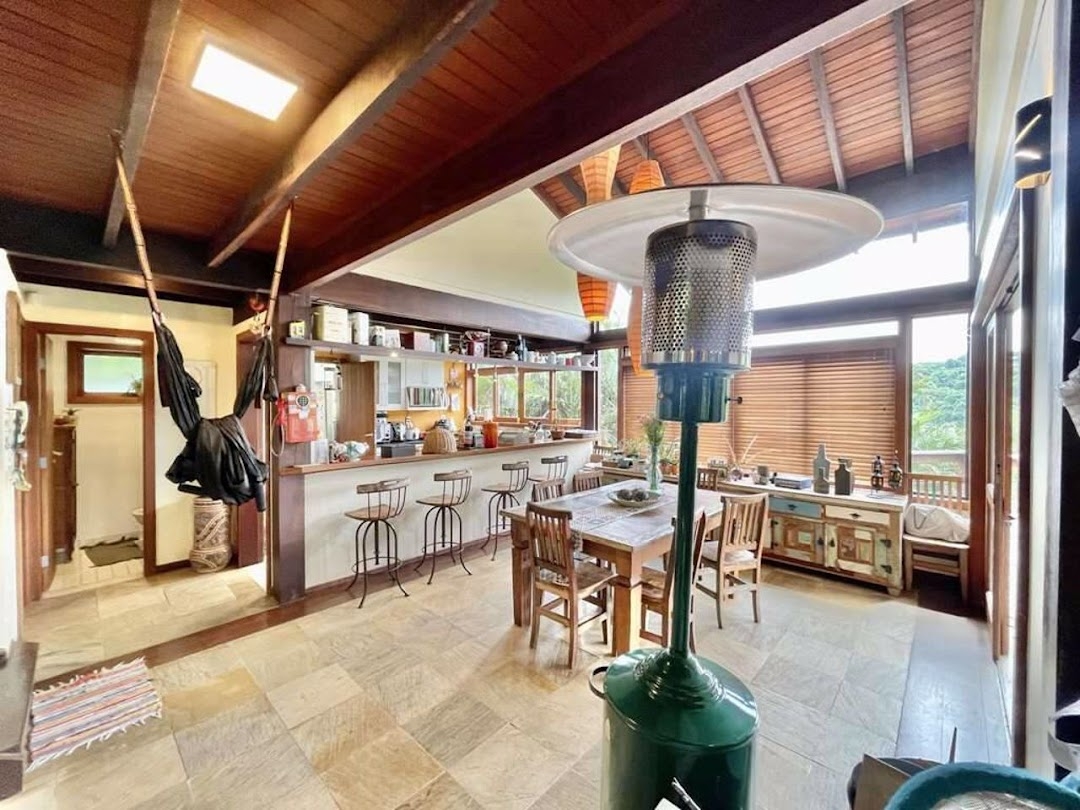 Casa à venda com 3 quartos, 282m² - Foto 2
