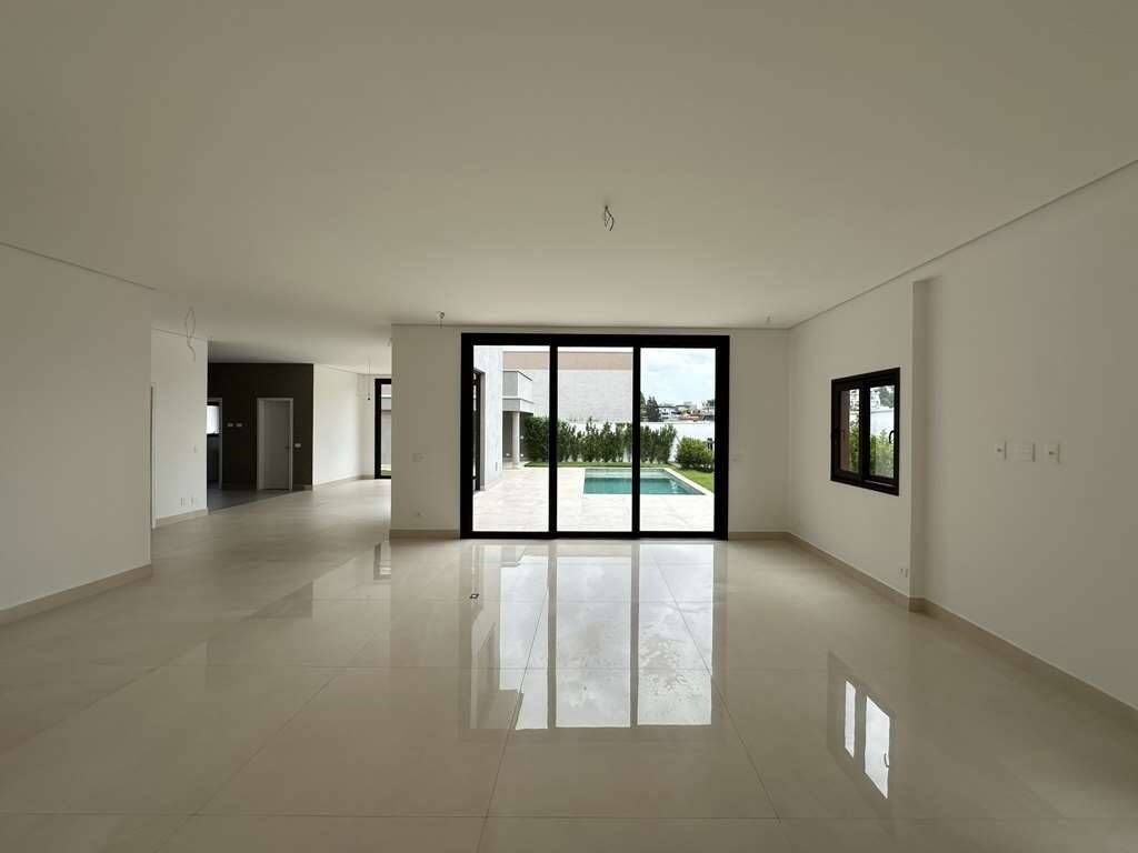 Casa à venda com 4 quartos, 307m² - Foto 13