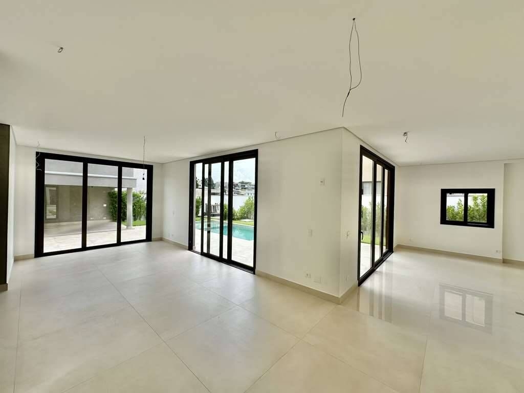 Casa à venda com 4 quartos, 307m² - Foto 15