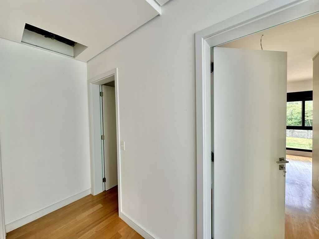 Casa à venda com 4 quartos, 307m² - Foto 37