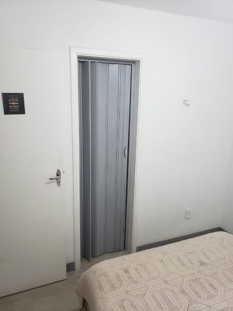 Casa à venda com 2 quartos, 50m² - Foto 12