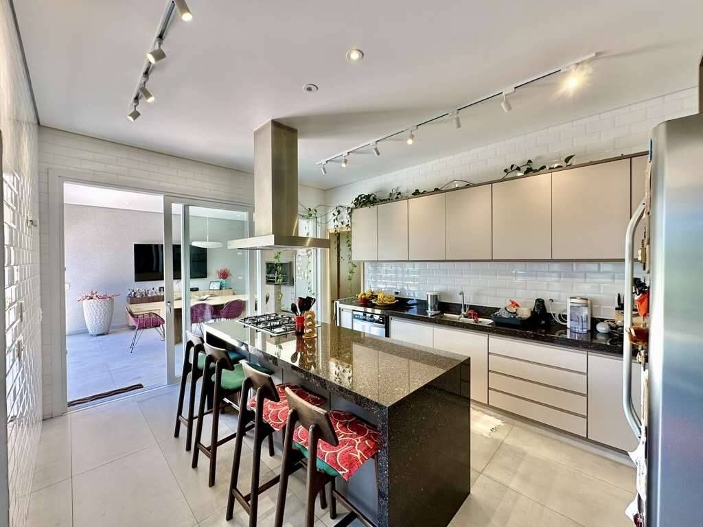 Casa à venda com 4 quartos, 345m² - Foto 16