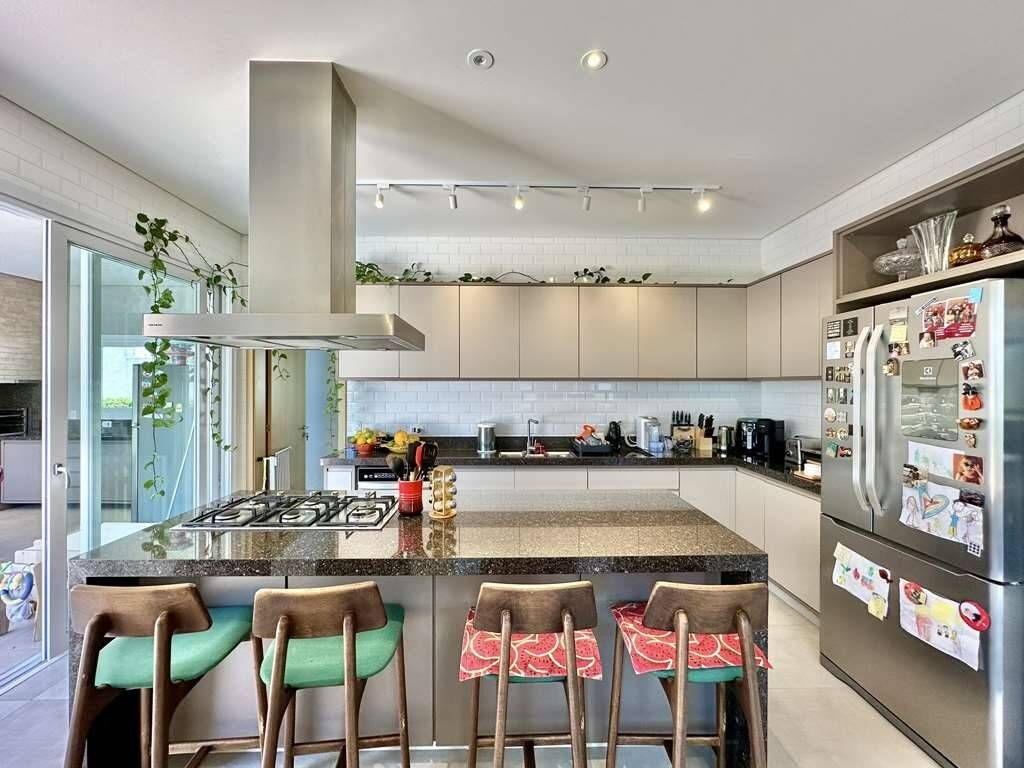 Casa à venda com 4 quartos, 345m² - Foto 18