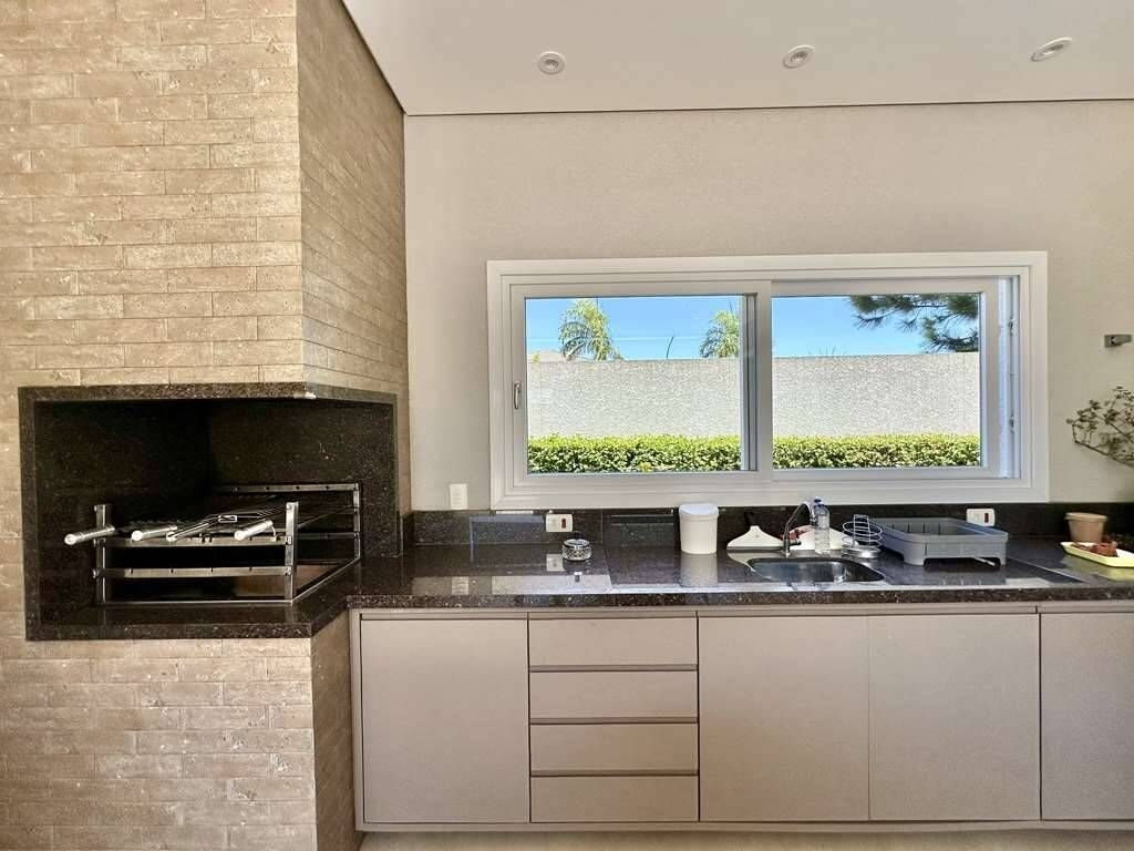 Casa à venda com 4 quartos, 345m² - Foto 19