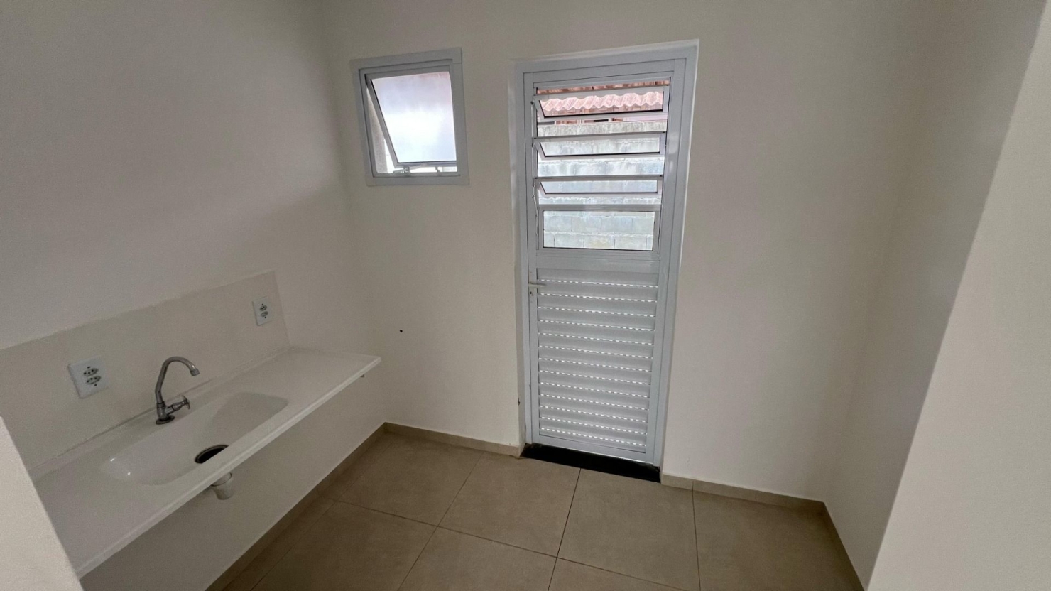 Casa à venda com 2 quartos, 54m² - Foto 17