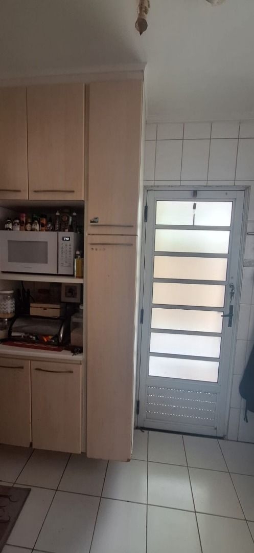 Casa à venda e aluguel com 3 quartos, 90m² - Foto 32