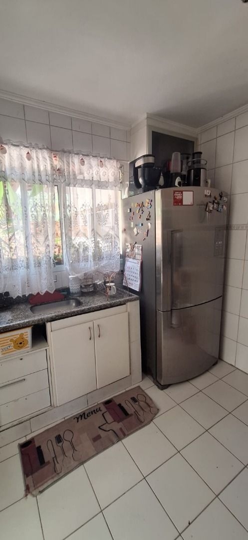 Casa à venda e aluguel com 3 quartos, 90m² - Foto 37