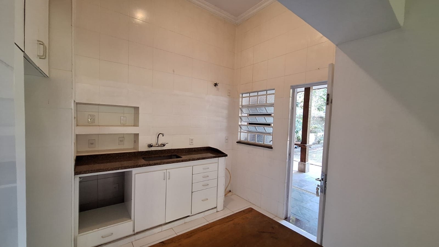 Casa para alugar com 3 quartos, 150m² - Foto 13