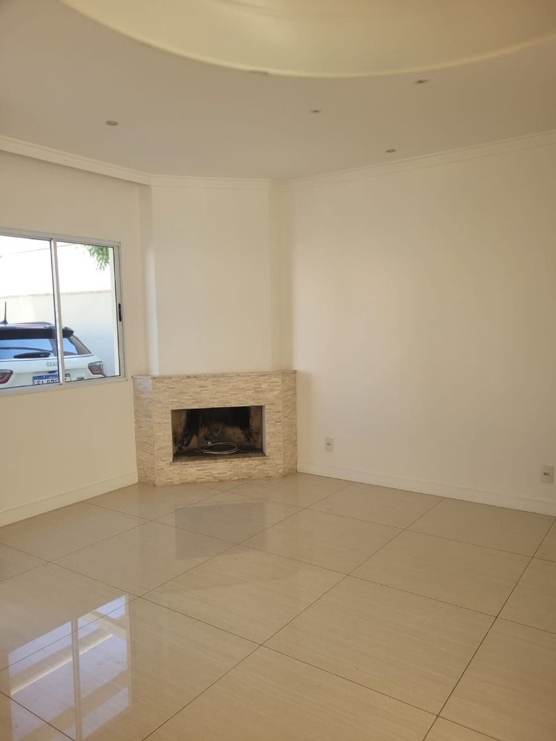 Casa à venda com 3 quartos, 100m² - Foto 8
